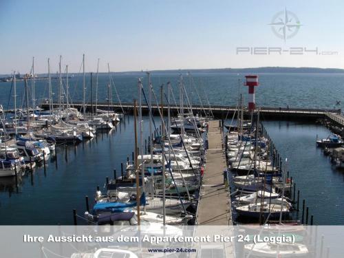 Apartment 24 Pier 24 Blickrichtung offene SeeBinnenhafen Nord — 4-Star Luxury Hotel in Eckernfoerde, Germany