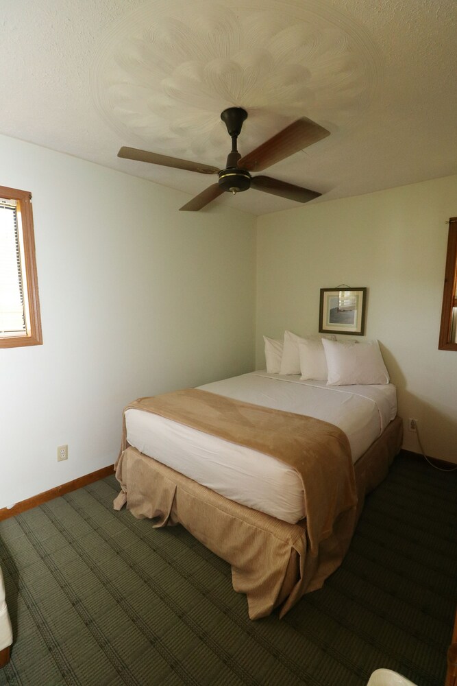 Bird's Nest Resort - photo 8