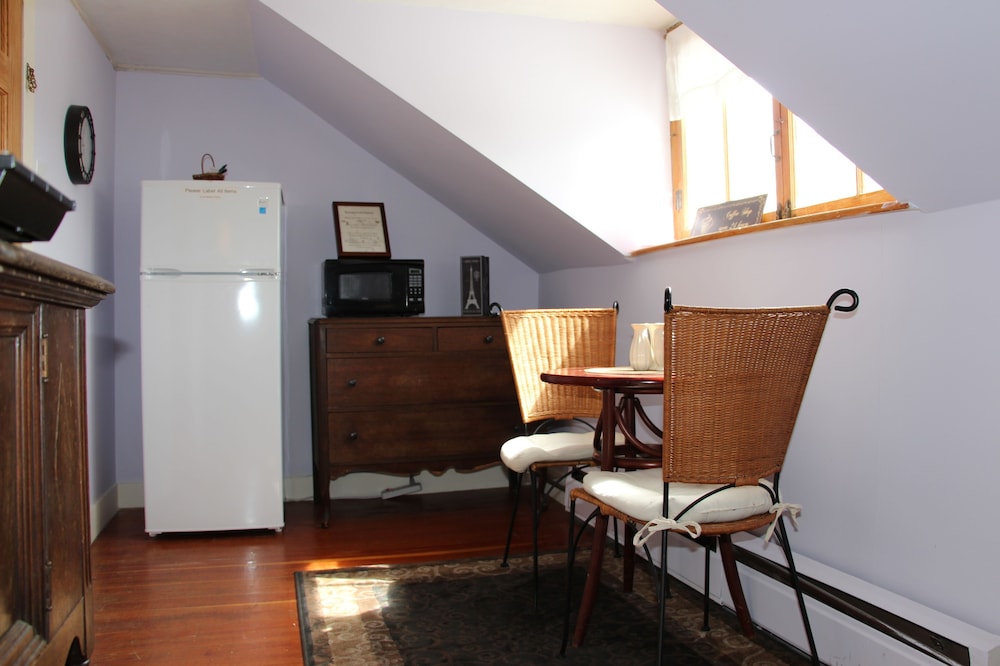The Vermont Inn - photo 24