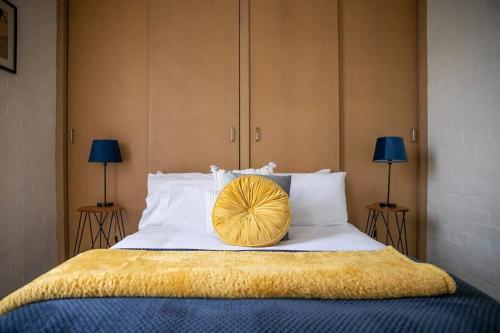 Mid century Gem Geelong CBD — 4-Star Luxury Hotel in Geelong, Australia