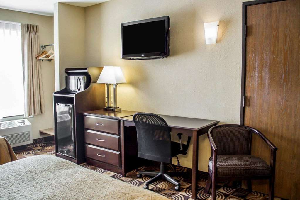 Quality Inn Brunswick Cleveland South - photo 12