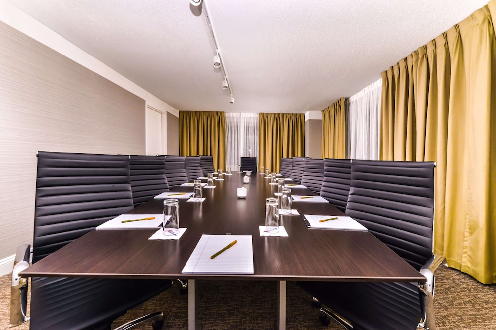 Hilton Garden Inn Detroit Southfield MI - photo 67
