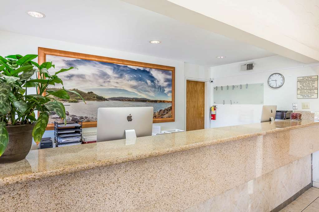 Rodeway Inn Magic Mountain Area - photo 5