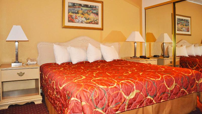 Days Inn Sandusky OH - photo 15