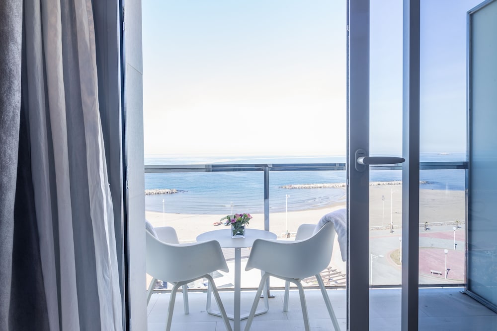 AZ Hotel Vague d Or in Algiers, Algeria