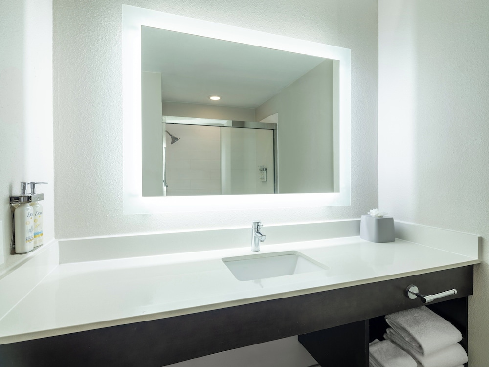 Holiday Inn Express St. Petersburg North by IHG - photo 20