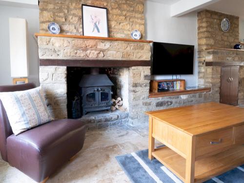 Quarry Cottage Courtyard Garden Pass the Keys — 4-Star Luxury Hotel in Cirencester, United Kingdom
