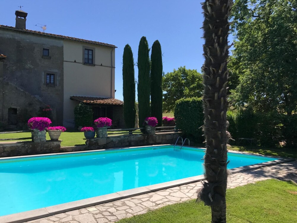 Villa Arzilla — 5-Star Luxury Hotel in Vitorchiano, Italy