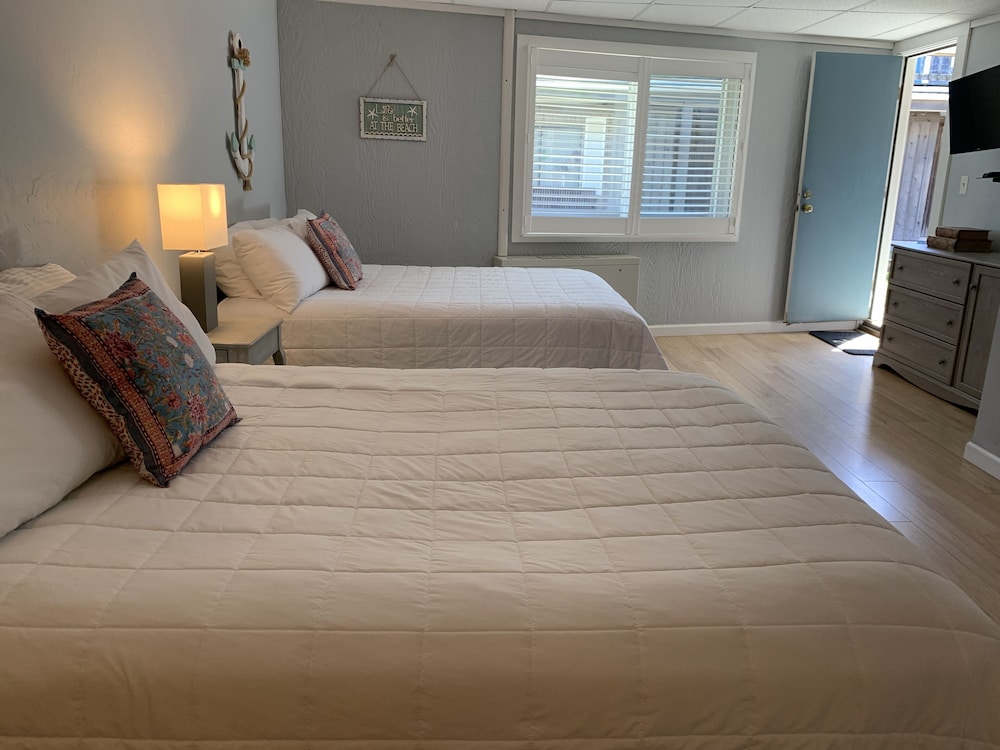 Vineyard Harbor Motel Private Beach - photo 28