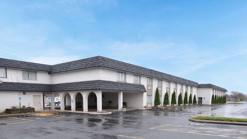 Days Inn Sandusky OH - photo 3