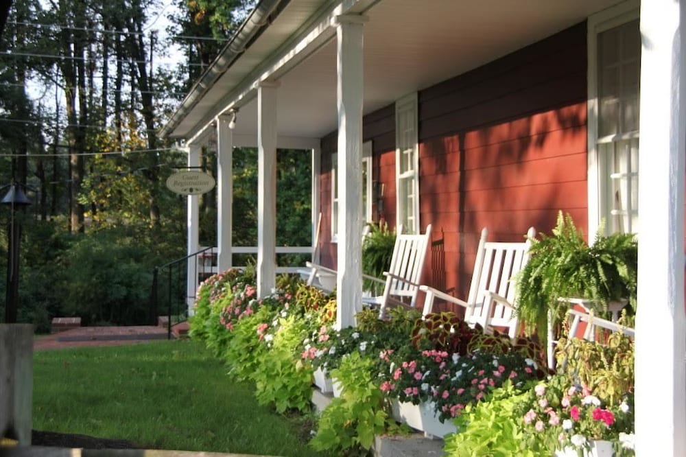 Hickory Bridge Farm Restaurant - photo 39
