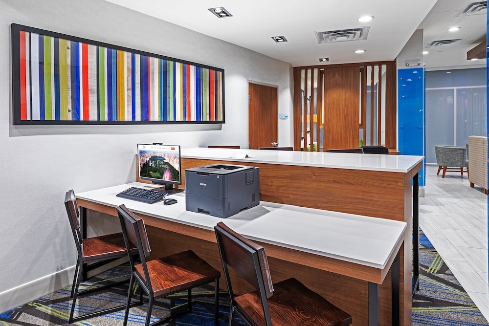 Holiday Inn Express & Suites Stafford NW Sugar Land by IHG - photo 34