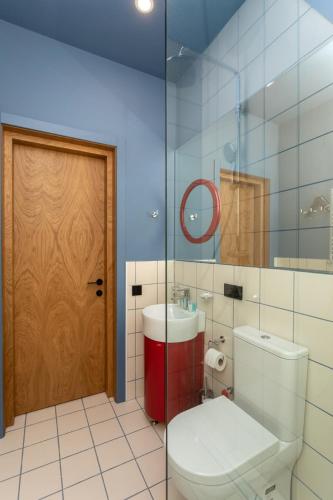 Newly Renovated Modern 2BR Apartment near Fabrika
