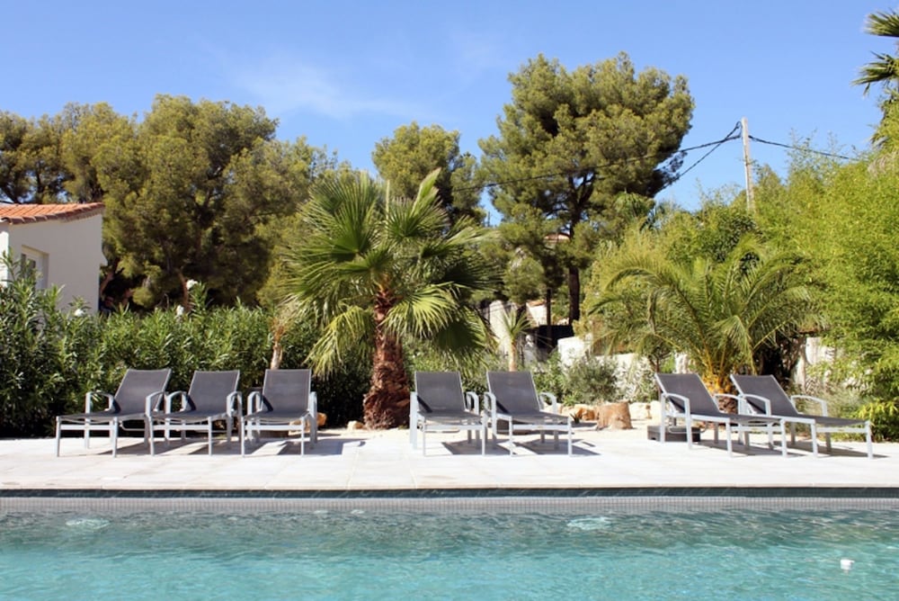 Home Cassis Maison Calanques — 4-Star Luxury Hotel in Cassis, France