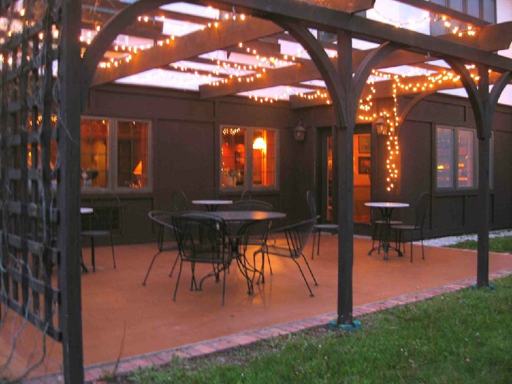 Settlement Courtyard Inn & Lavender Spa - photo 52