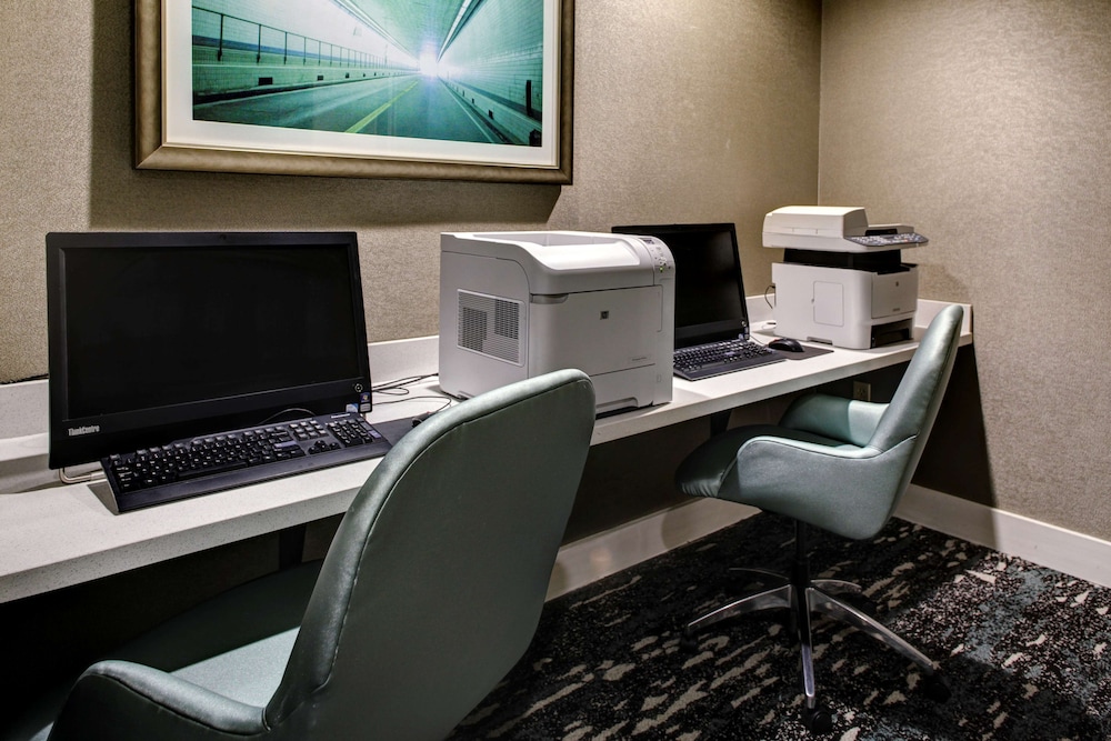 Embassy Suites Williamsburg - photo 40