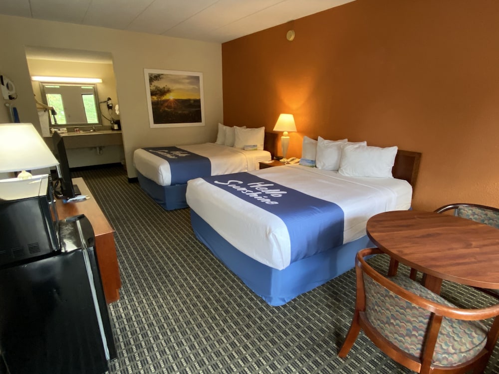 Days Inn by Wyndham Morehead - photo 8