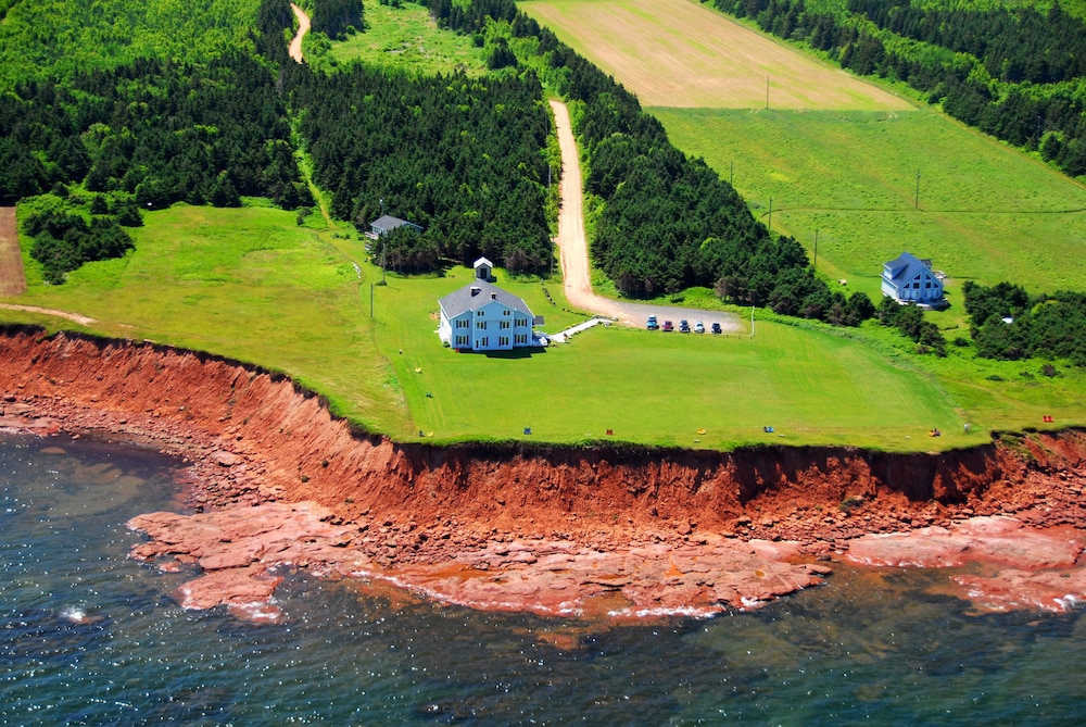 Johnson Shore Inn — 4-Star Luxury Hotel in Charlottetown, Canada