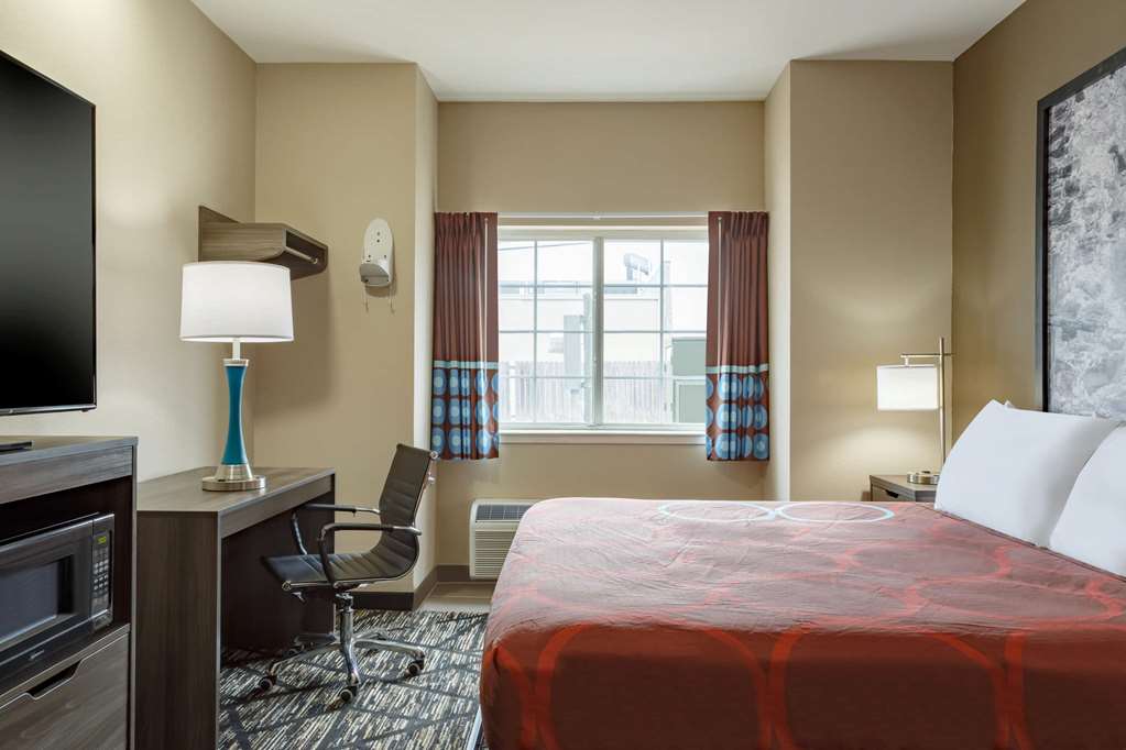 Super 8 by Wyndham San Antonio Airport North - photo 12
