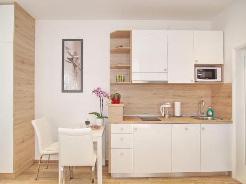 Apartments Sweet Escape Studio Apartment with Terrace and Sea View