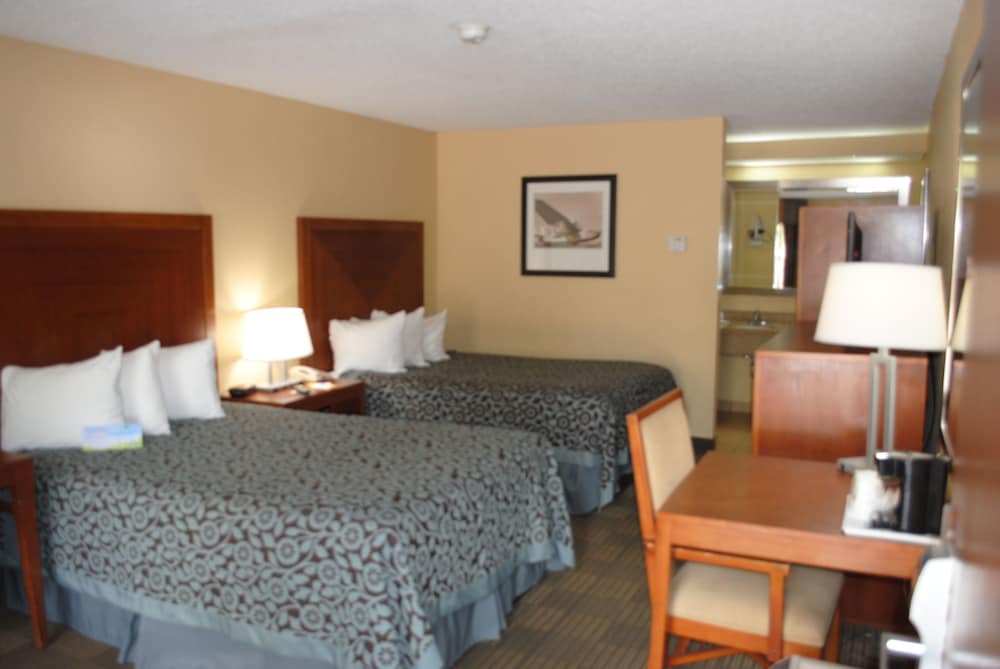 Days Inn by Wyndham Jacksonville Airport - photo 9