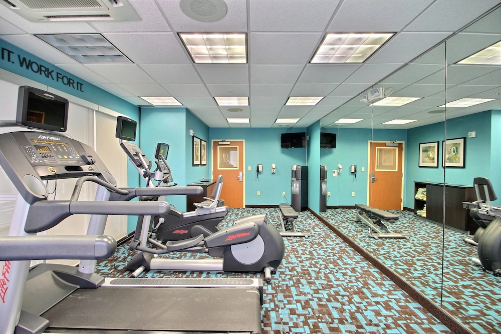Fairfield Inn & Suites by Marriott Milwaukee Airport - photo 123