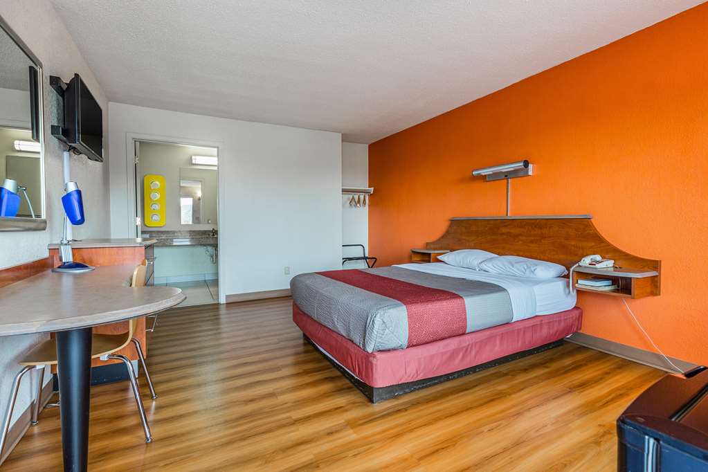 Motel 6 Mount Vernon IL - photo 7