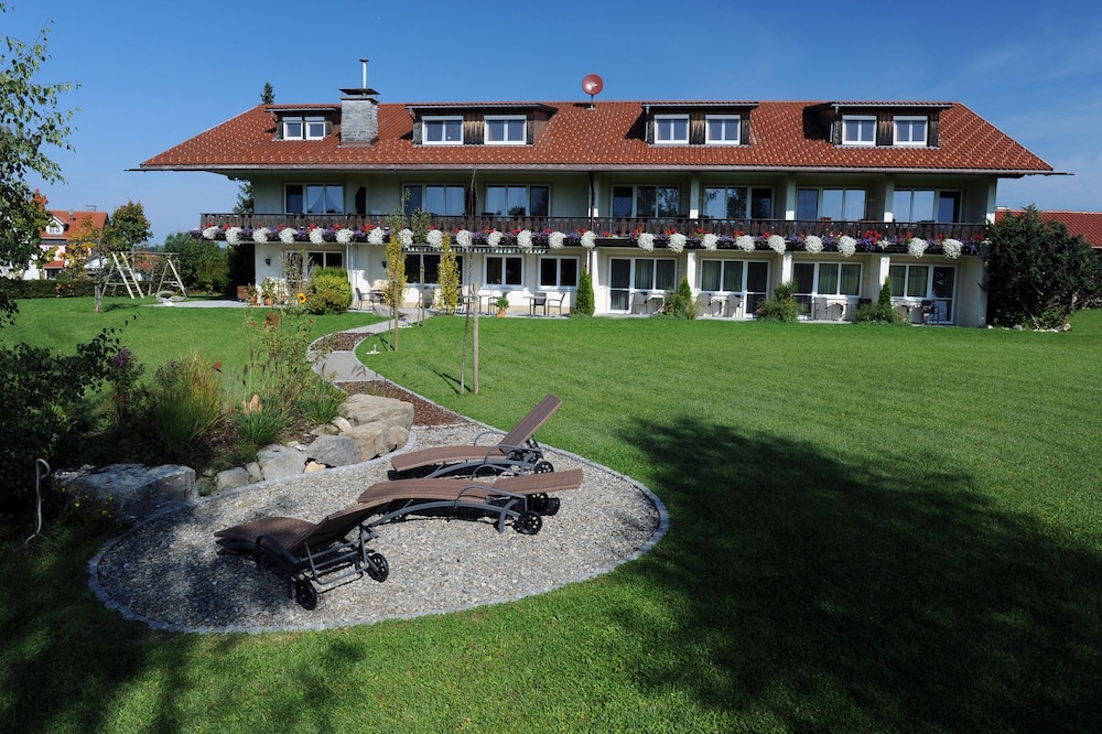 Hotel Bergblick - carbon neutral hotel in Scheidegg