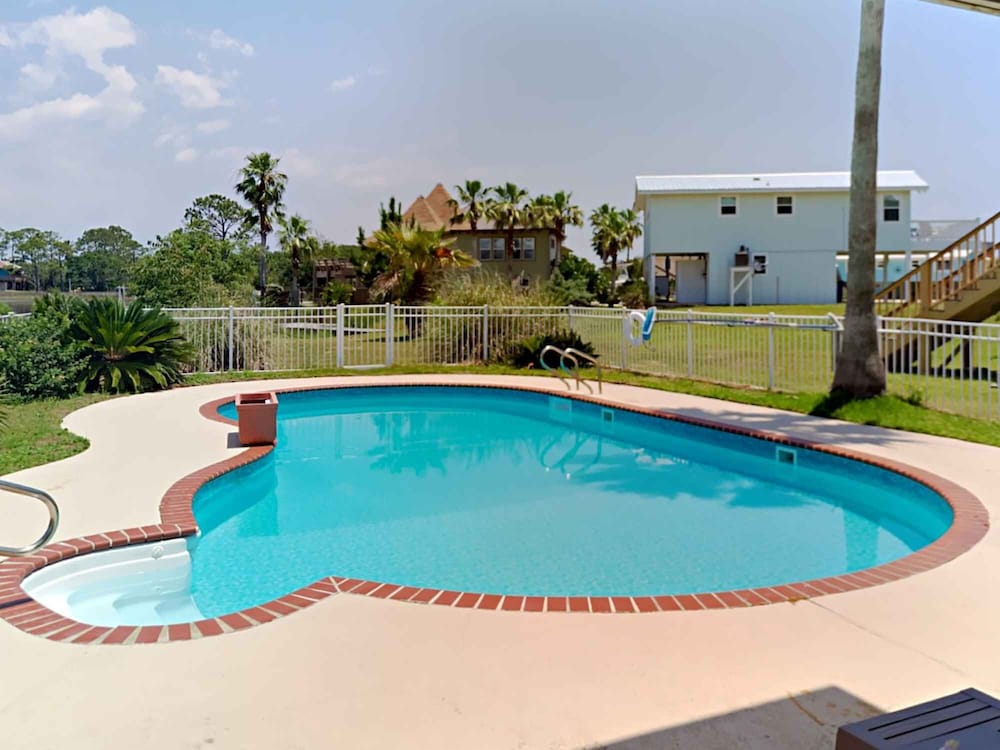 Beachin' Time by Southern Vacation Rentals — 4-Star Luxury Hotel in Gulf Shores, United States