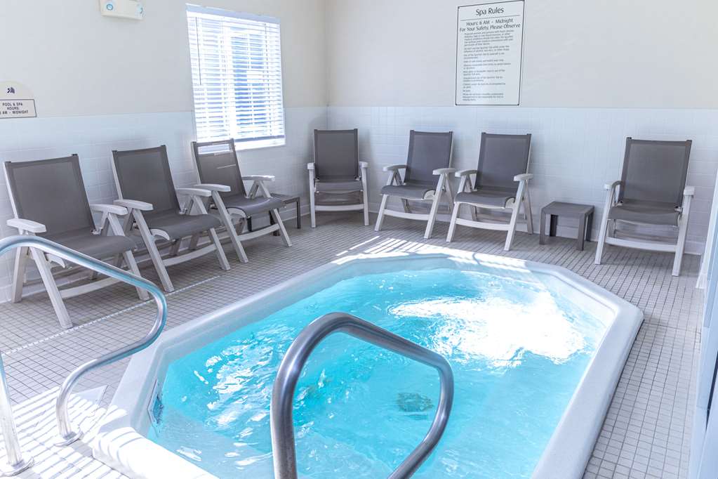 MainStay Suites Fargo I 94 Medical Center - photo 33