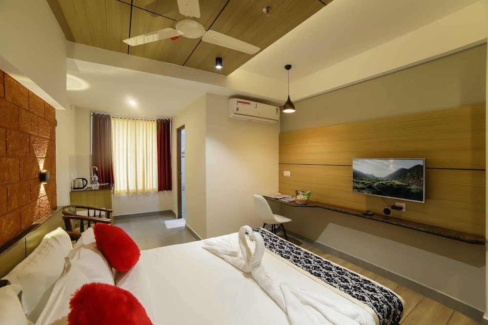Bhavanam Regency - carbon neutral hotel in Chetwayi
