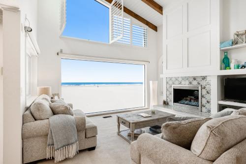 Sandcastle By The Sea — Oxnard