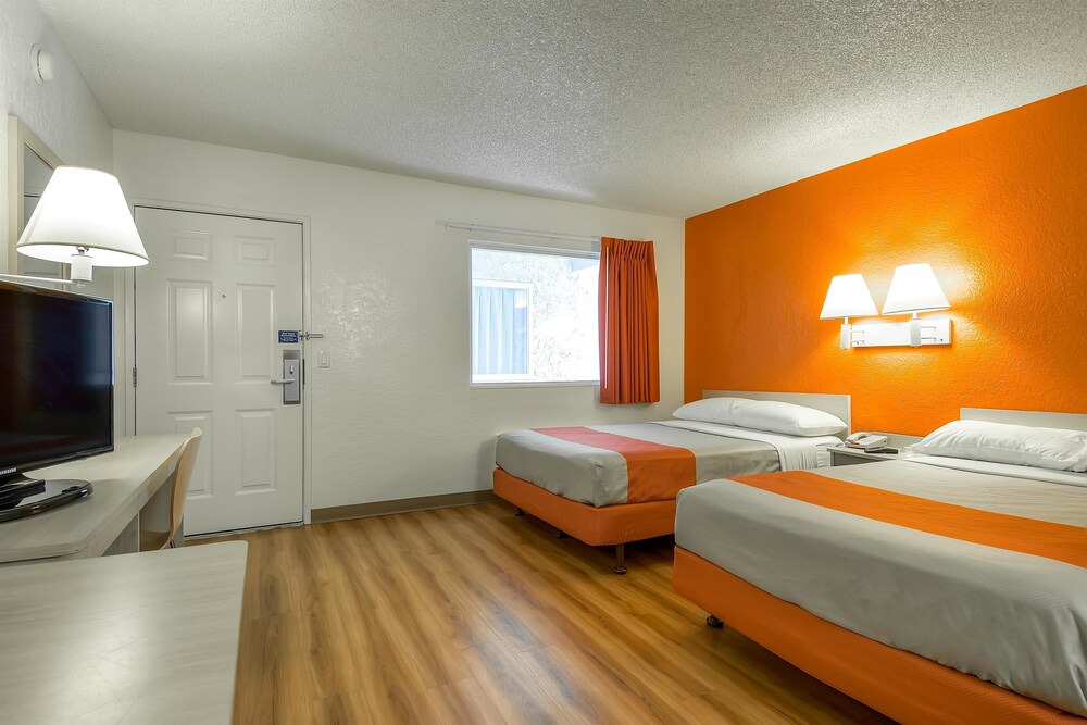 Motel 6 Los Angeles Norwalk - photo 6