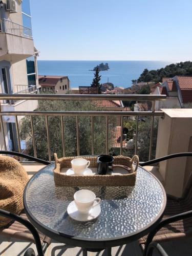 Petrovac Holiday Apartments 2 — 4-Star Luxury Hotel in Petrovac Na Moru, Montenegro