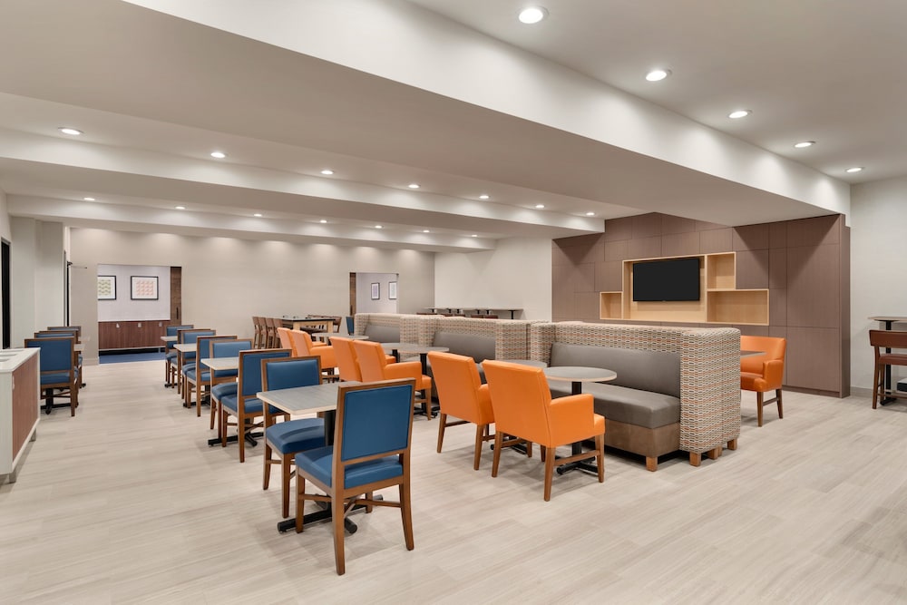 Holiday Inn Express Jamaica JFK AirTrain NYC by IHG - photo 35
