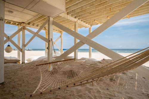 Just Beachy by Oak Island Accommodations - photo 16