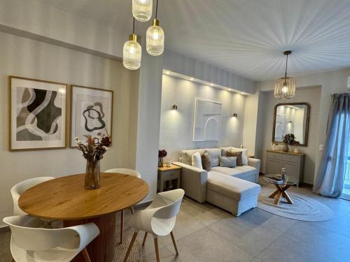 Acropoli 1 Bedroom Flat with Rooftop Acropolis View — 4-Star Luxury Hotel in Athens, Greece
