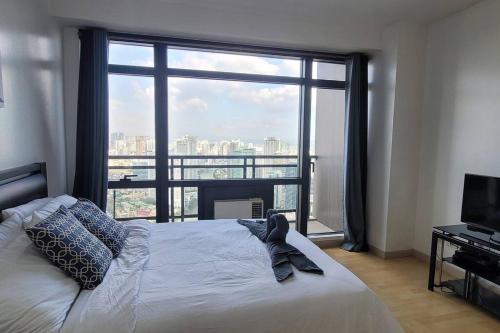 Gramercy 55th F Amazing View Wi Fi Peaceful — 4-Star Luxury Hotel in Manila, Philippines