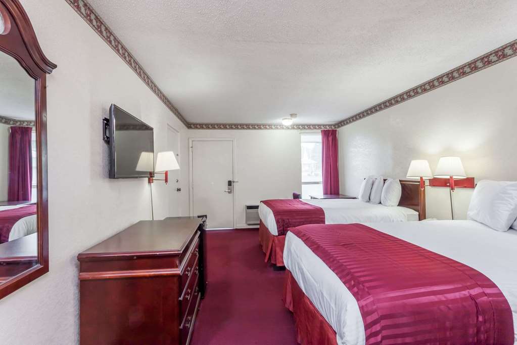Knights Inn Hurricane Mills - photo 8
