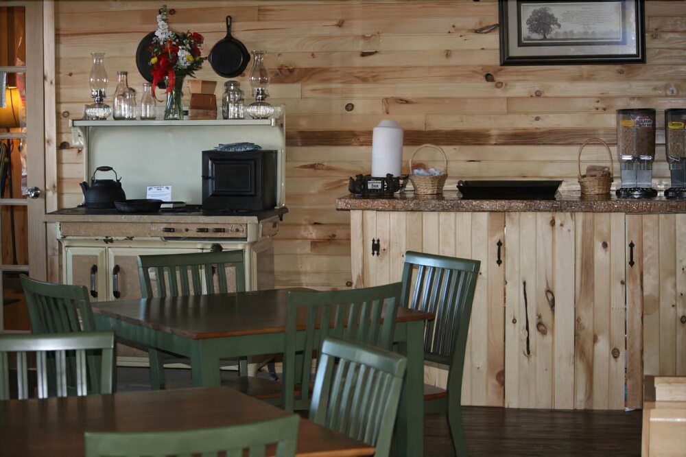 Vacationland Inn & Conference Center - photo 40