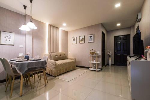 BKK Sukumvit71 1 Bed 2 Bath 1 Living 1 Kitchen
