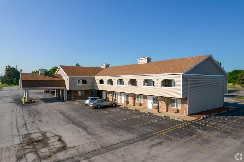 I 80 Inn & Suites - photo 16