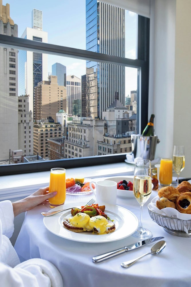 JW Marriott Essex House New York - photo 71