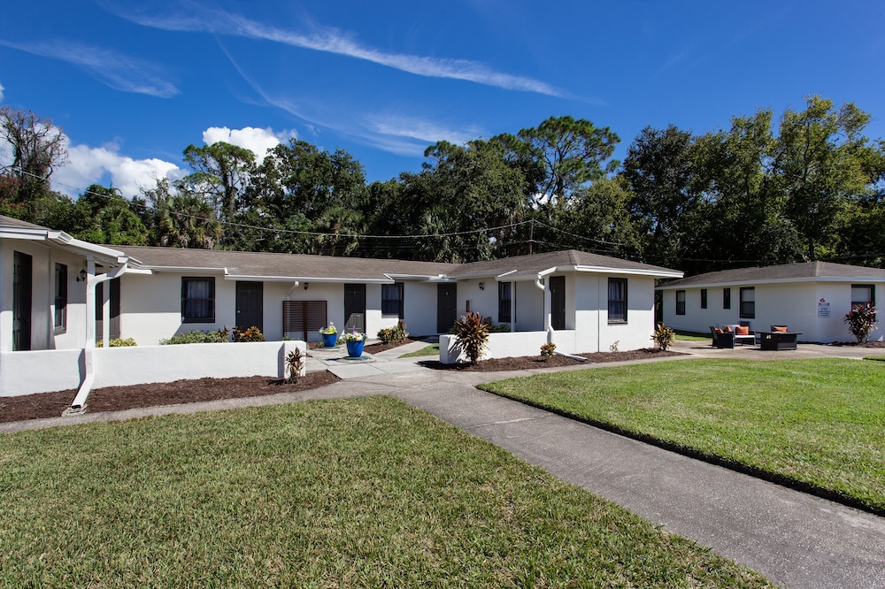 Travel Inn of Titusville - photo 18