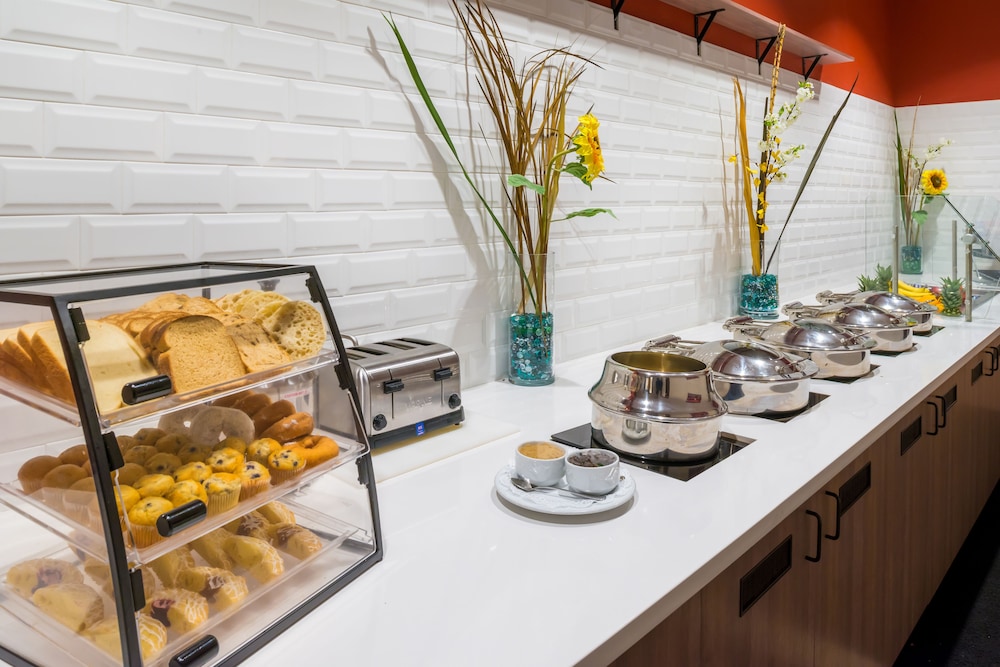 Holiday Inn Kansas City Airport by IHG - photo 46