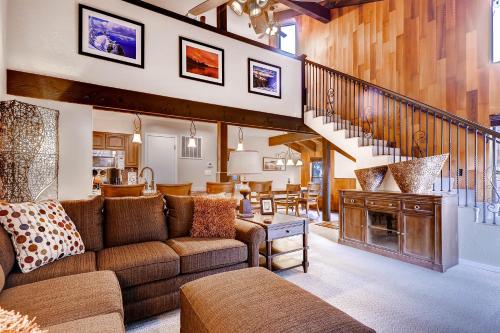 Lakeland Village 480 Remodeled Close To Skiing 2brloft — South Lake Tahoe