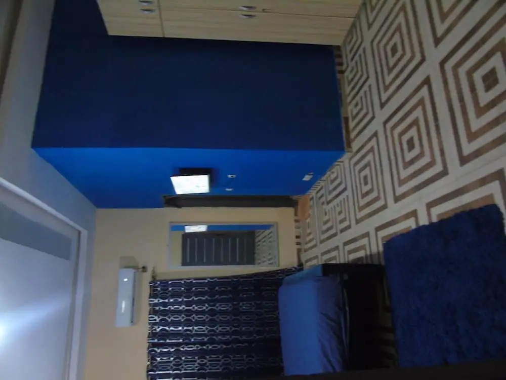 3 Bed Apartment Sleeps 6 Garden Parking Pets — 4-Star Luxury Hotel in Abidjan, Côte D'Ivoire