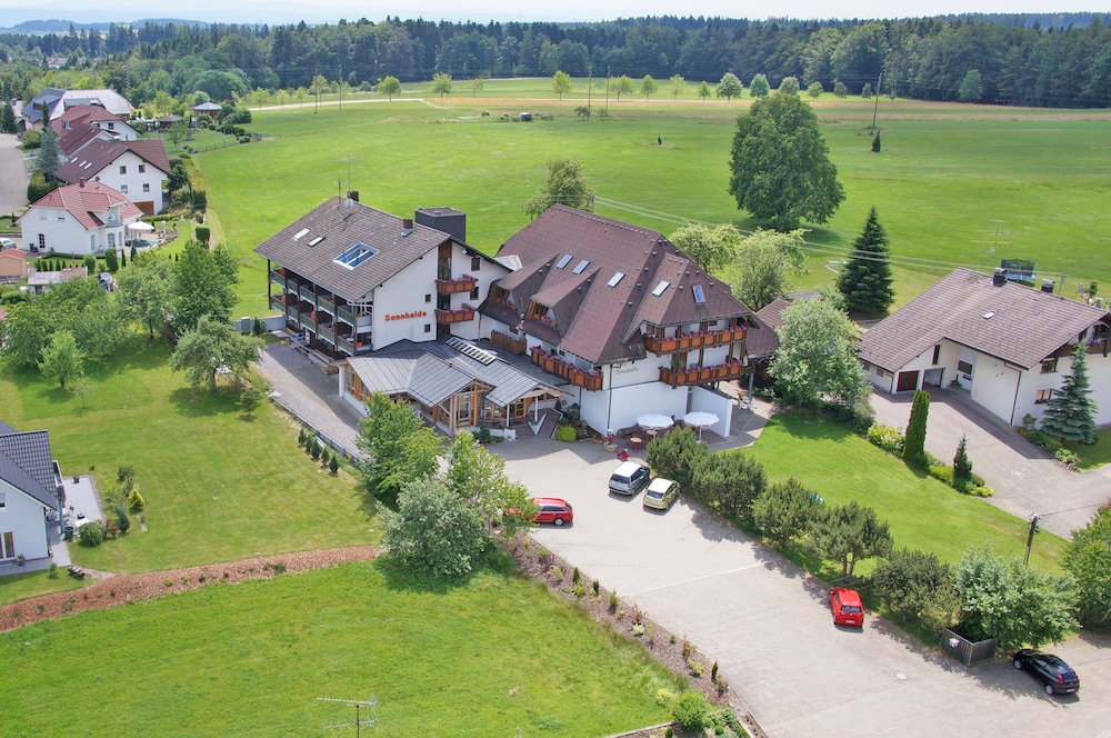 Hotel & Restaurant Sonnenhof & Sonnhalde — hotel in Grafenhausen