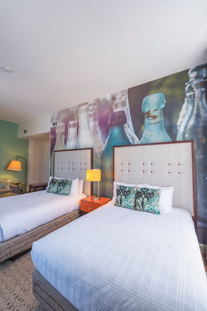 Hotel Indigo Savannah Historic District an IHG Hotel - photo 5