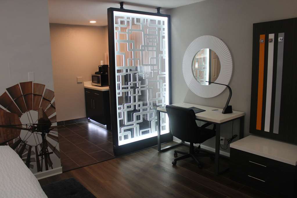 Clarion Pointe Marshall - photo 22